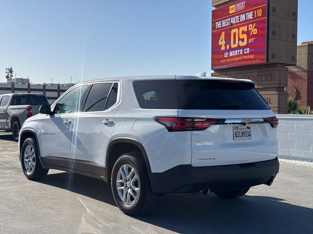 Used 2022 SUMMIT WHITE Chevrolet LS image 7