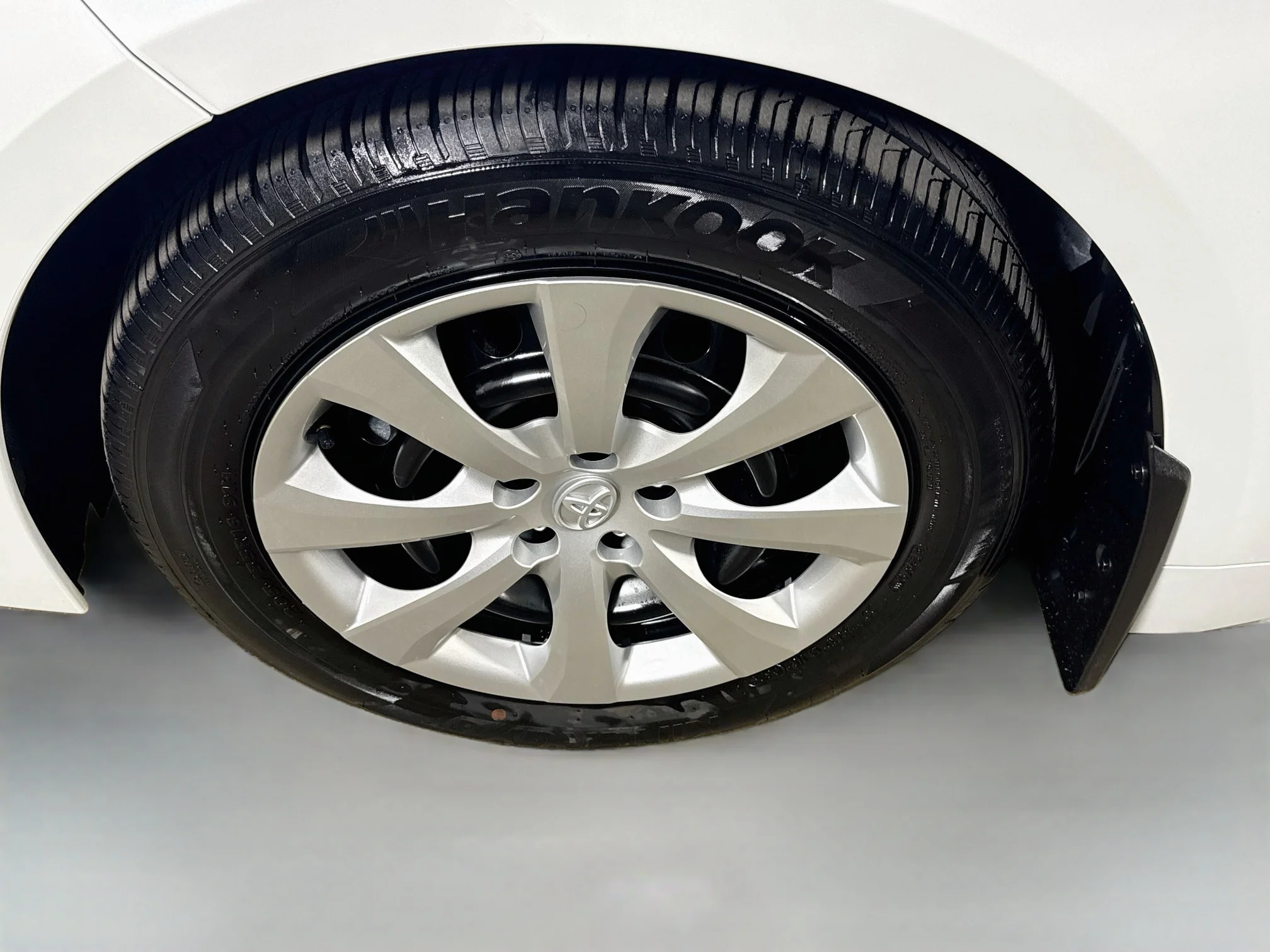 Certified Used 2026 Wind Chill Pearl Toyota LE image 29
