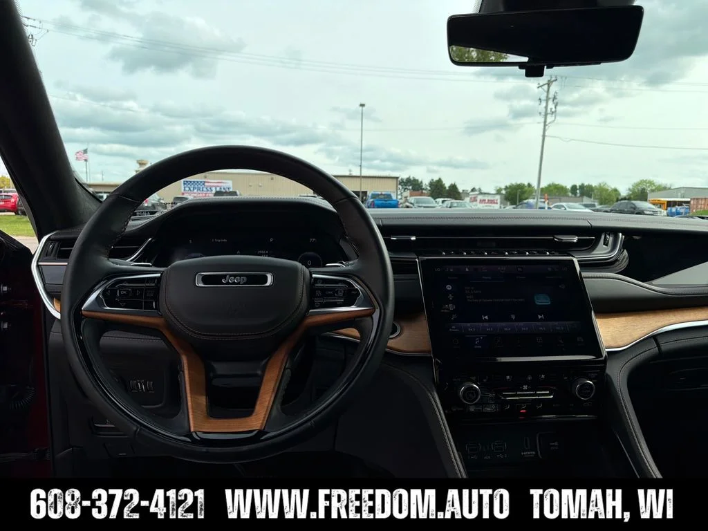 Used 2023 Velvet Red Pearlcoat Jeep Summit image 13