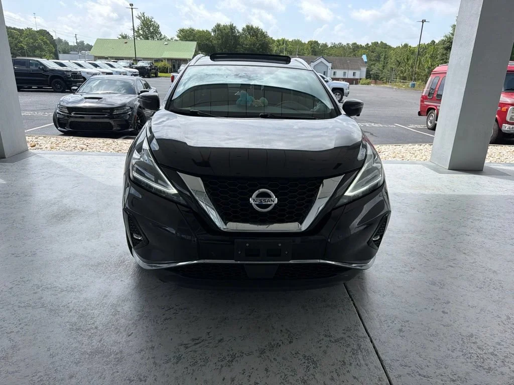 Used 2019 Magnetic Black Pearl Nissan SL image 3