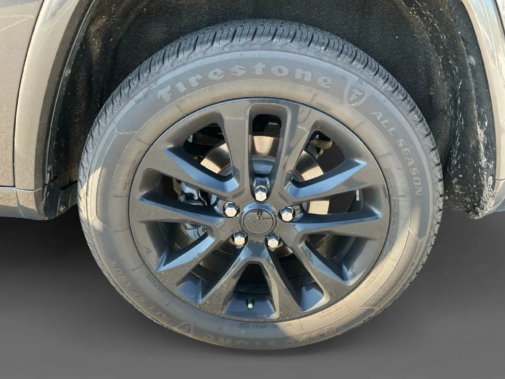 Used 2020 Gray Jeep Altitude image 9