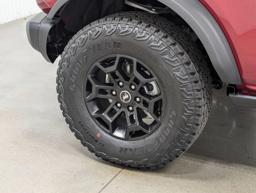 New 2026 Ruby Red Metallic Tinted Clearcoat Ford Badlands® image 2