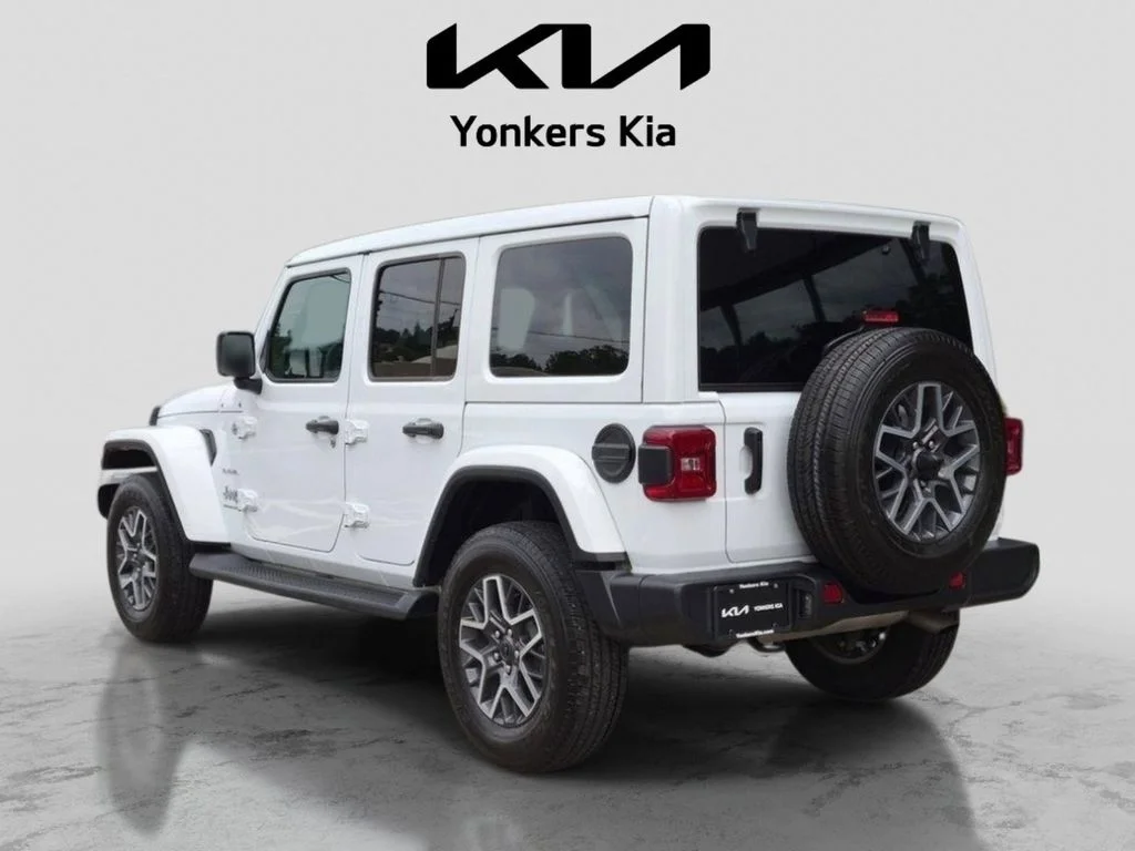 Used 2024 White Jeep Sahara image 10
