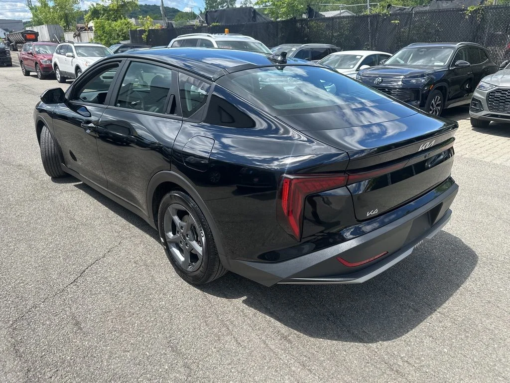 Used 2025 Black Kia LXS image 4