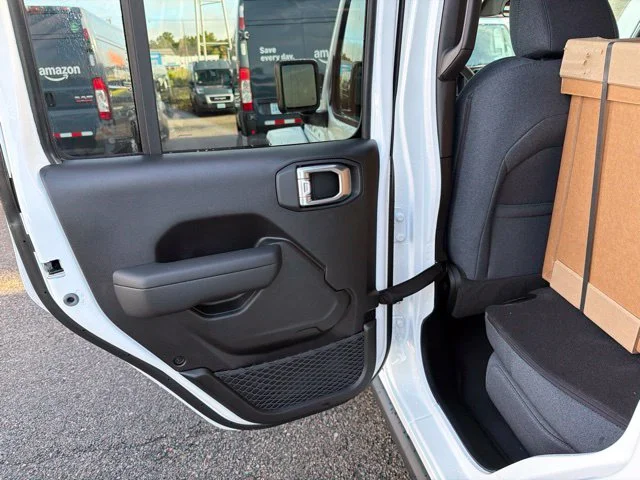 New 2026 White/off-white Jeep  image 7