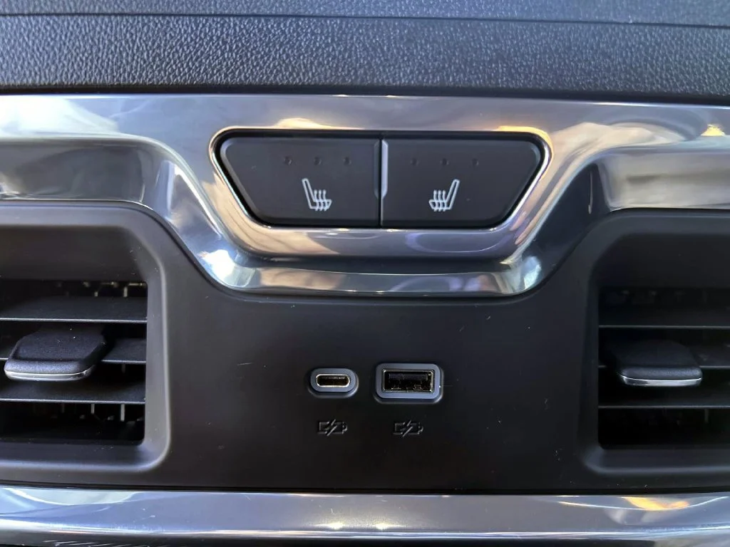 Used 2023 Onyx Black GMC Denali Ultimate image 20