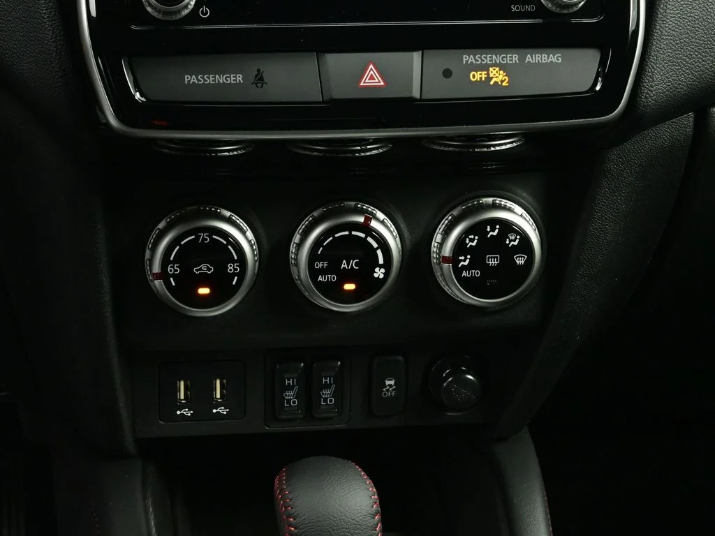 New 2026 White Diamond Mitsubishi Trail Edition image 16