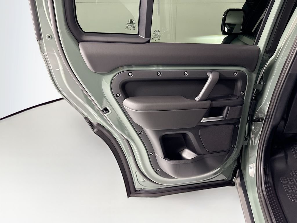 New 2026 Keswick Green Land Rover Trophy Edition Deep Sandglow image 28