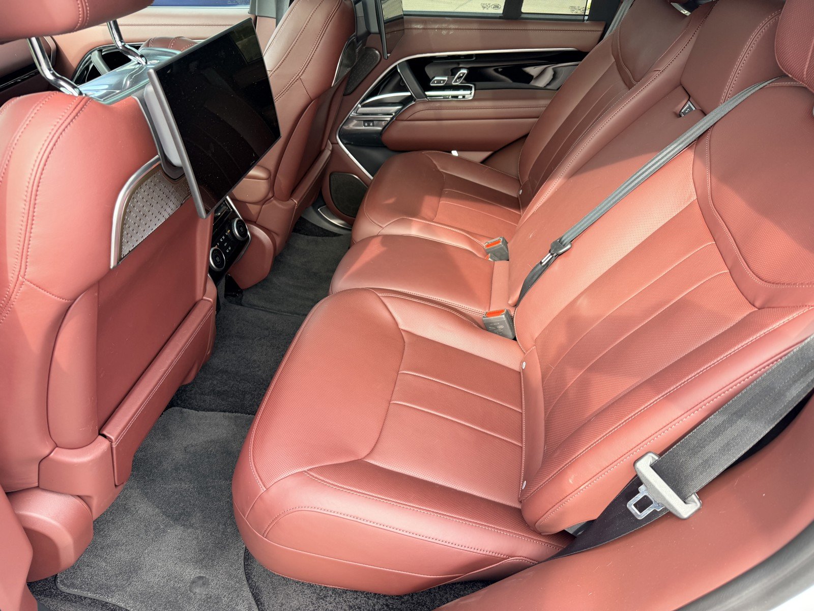 Used 2025 Fuji White Land Rover Autobiography image 19