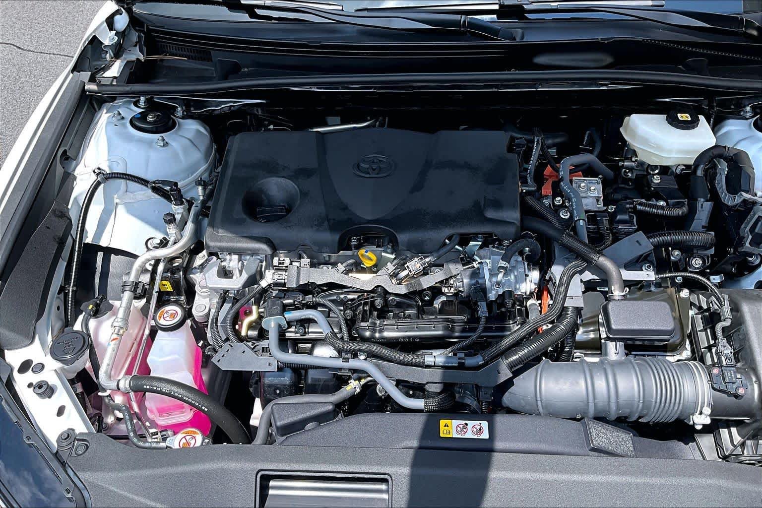 Used 2025 Ice Cap Toyota SE image 32