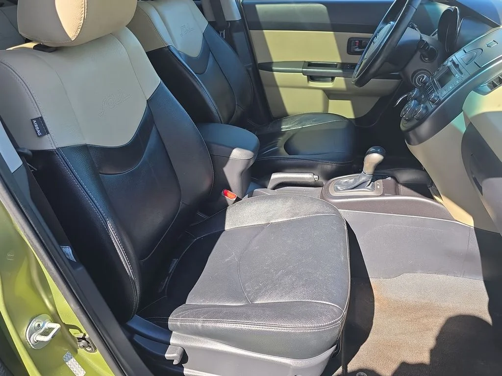 Used 2011 Green Kia Exclaim image 29