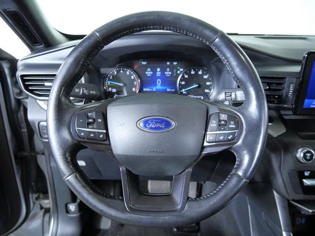 Certified Used 2020 Silver Ford XLT image 29