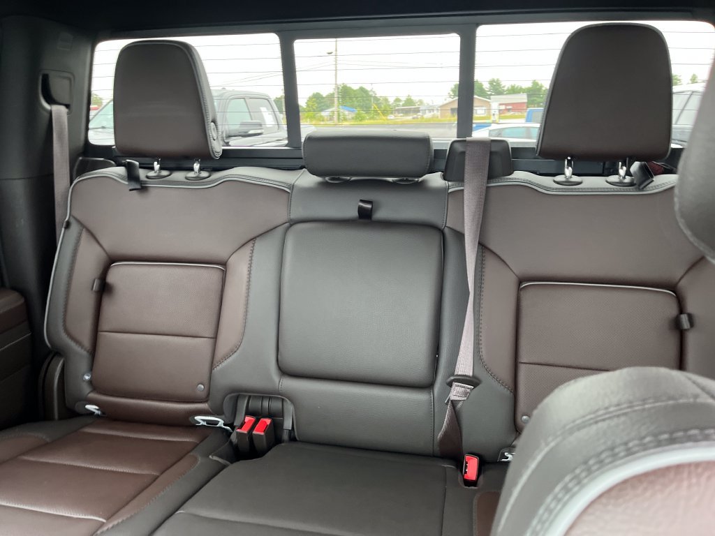 Used 2022 White GMC Denali image 14