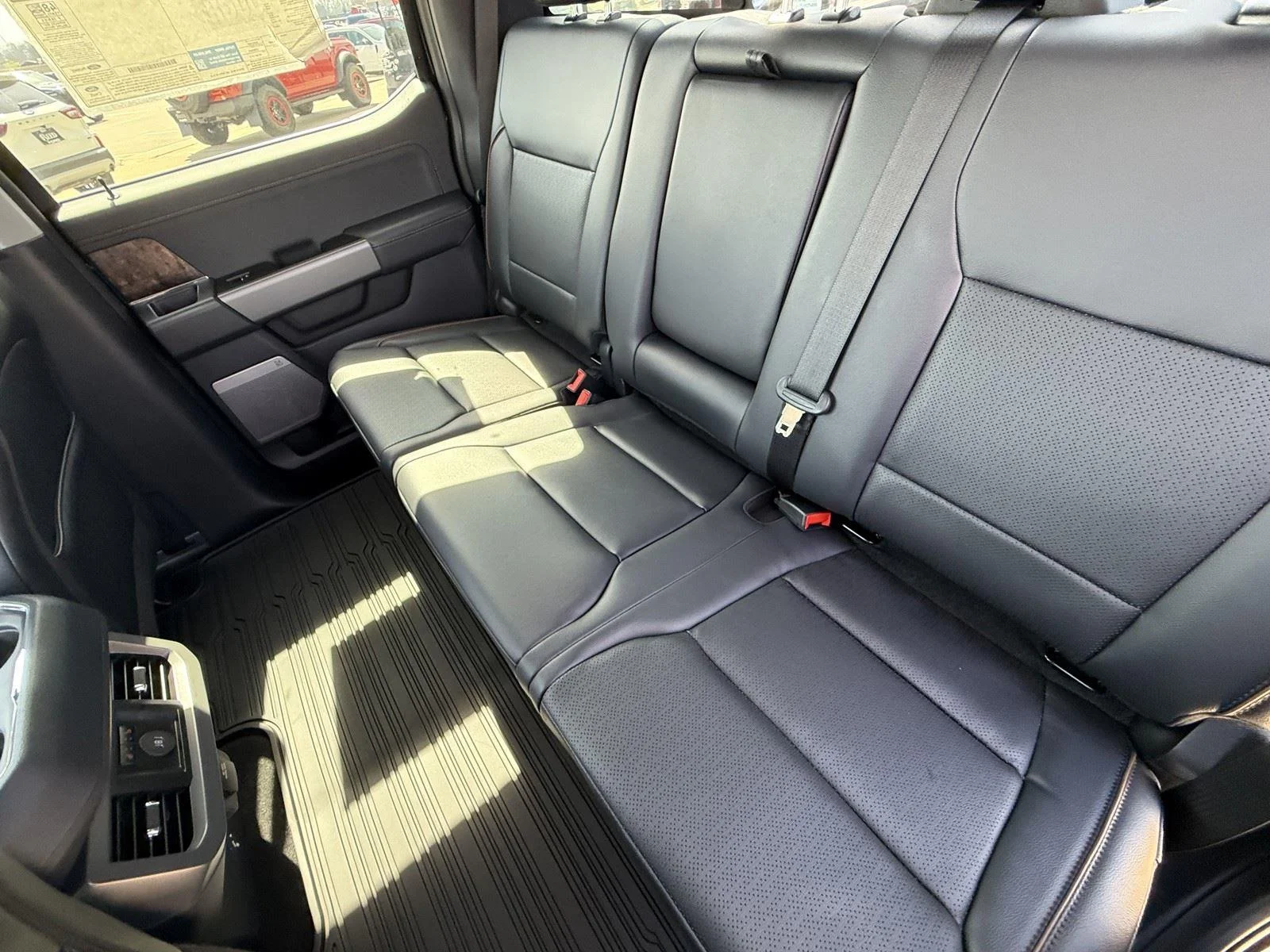 New 2026 Agate Black Metallic Ford F-250® Lariat® image 35