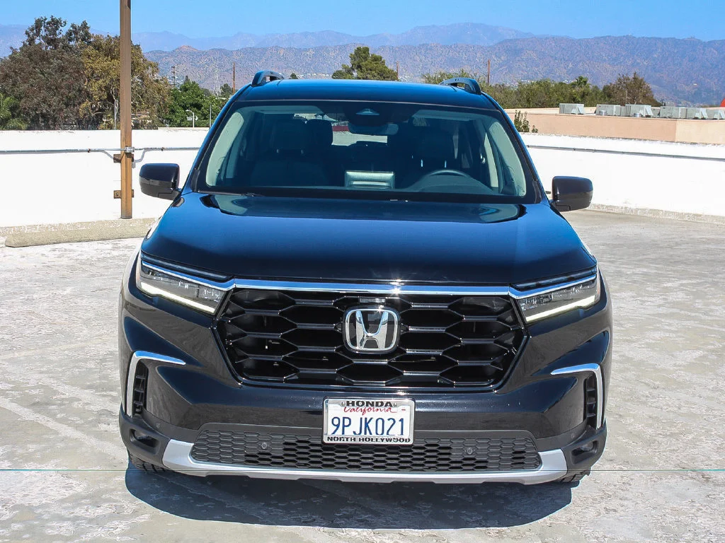 2025 Honda Pilot Touring - Photo 2