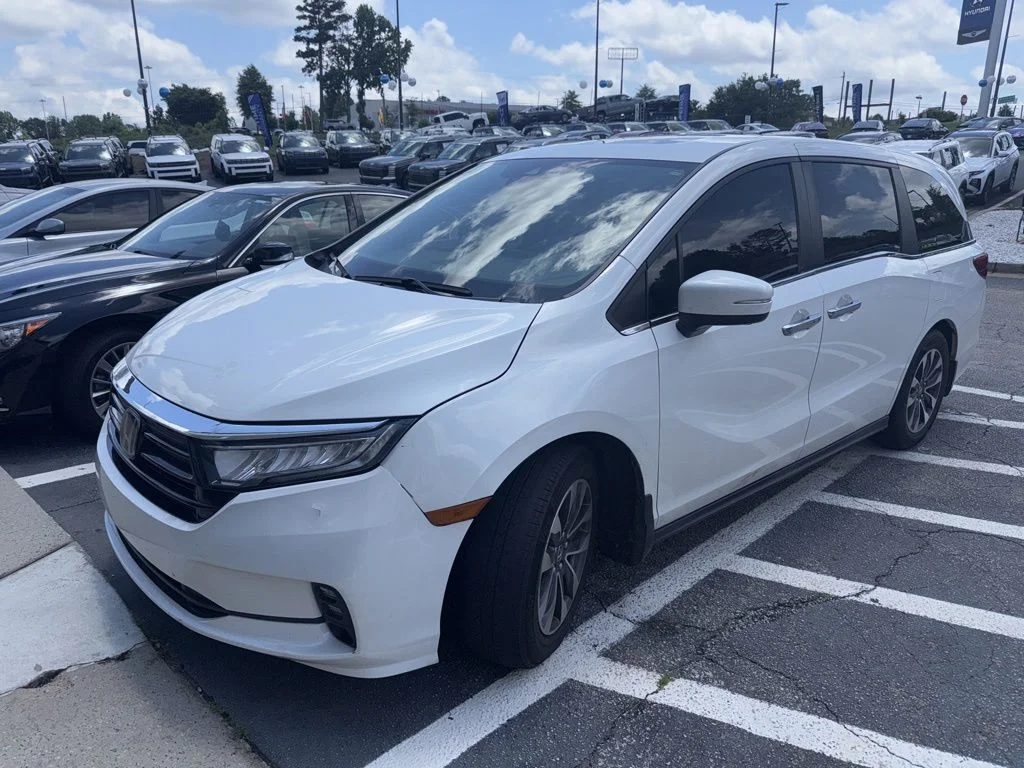 Used 2021 White Honda EX-L image 1