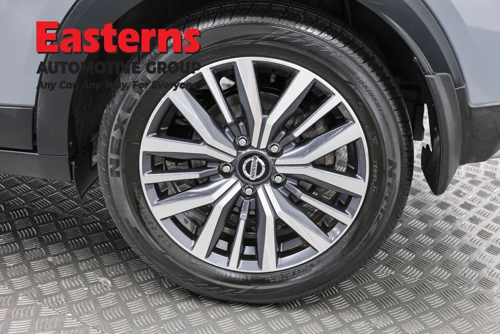 Used 2021 Gray Nissan SV image 33