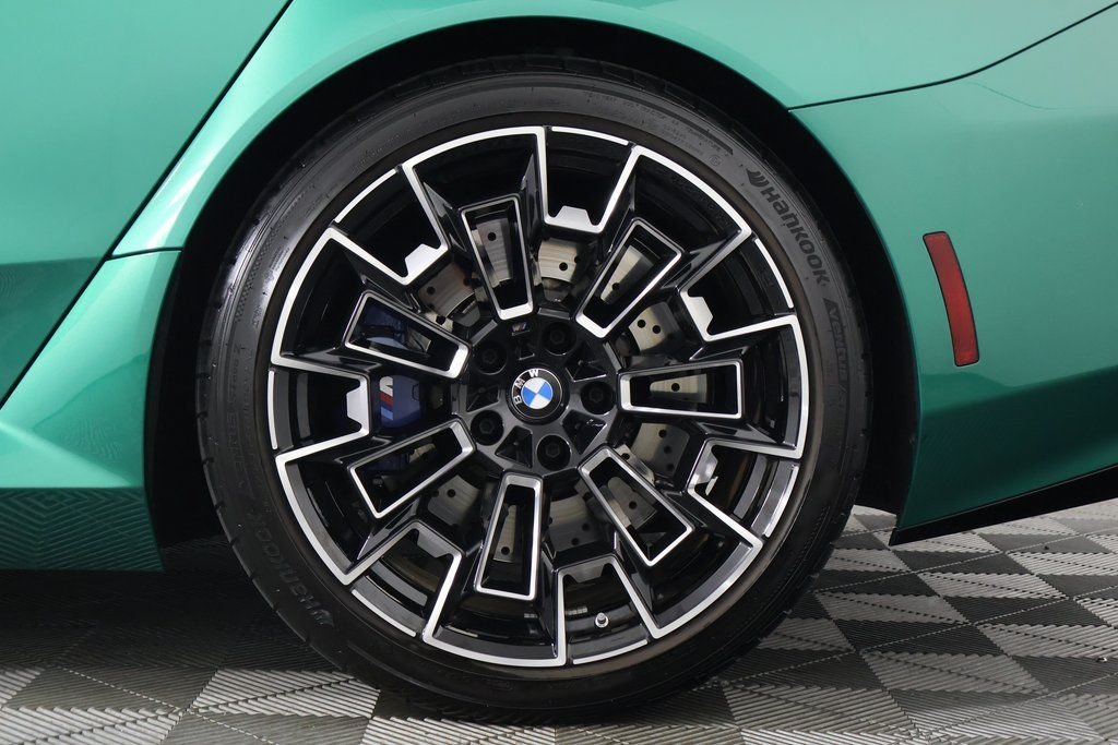 Used 2025 Green Metallic BMW TOURING image 16