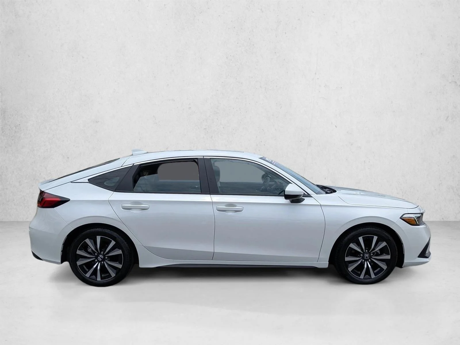 Used 2024 Platinum White Pearl Honda EX-L image 4