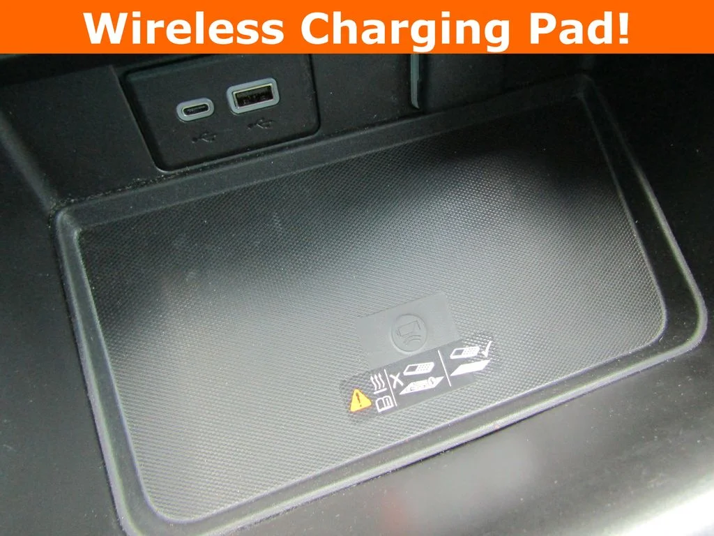 Used 2023 Black Chevrolet Z71 image 23