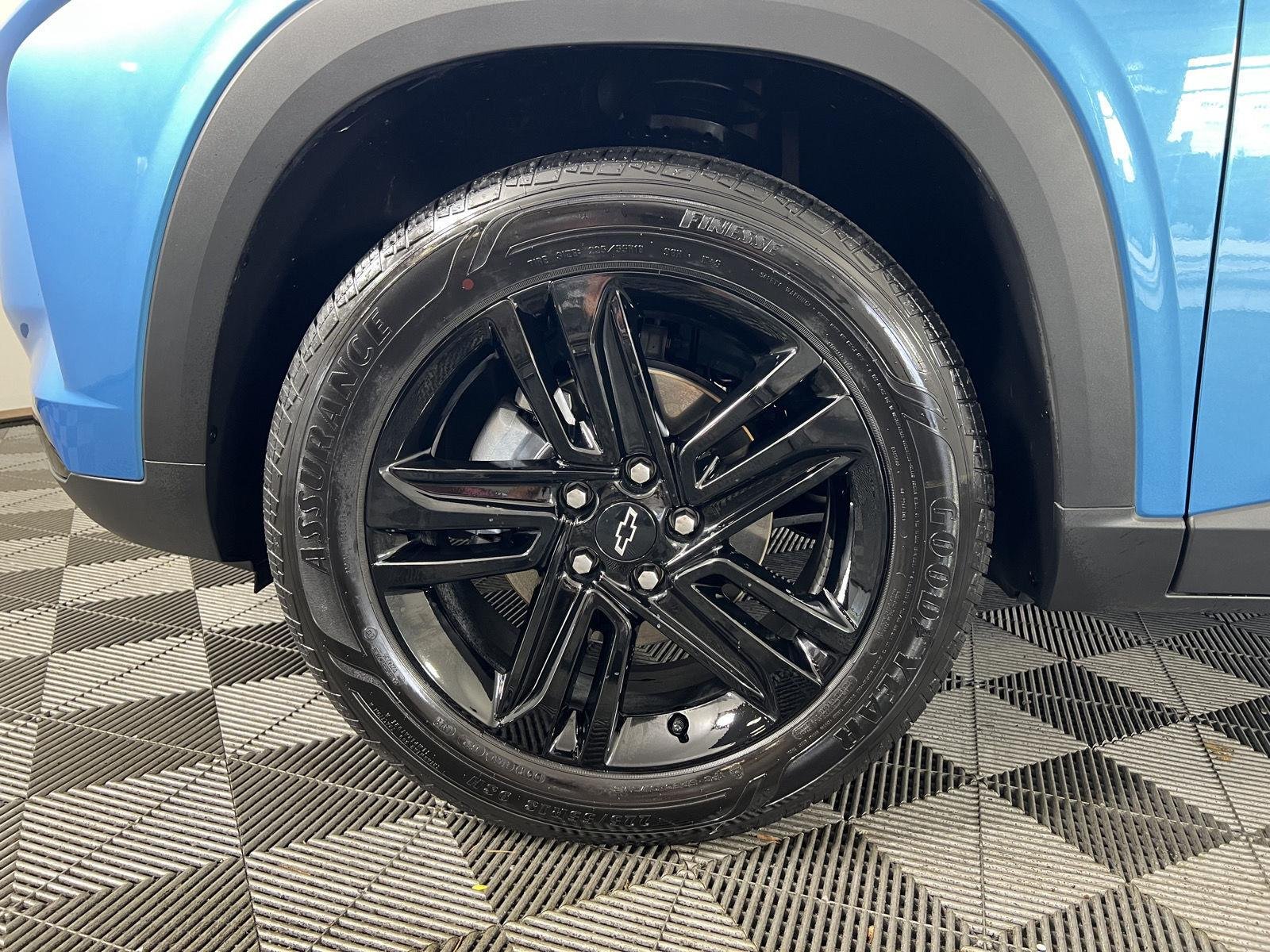 Used 2026 Marina Blue Metallic Chevrolet ACTIV image 9