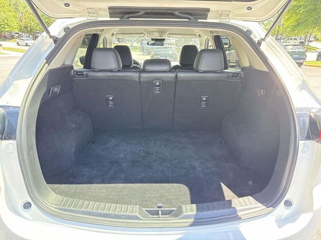 Used 2019 White Mazda Touring image 29