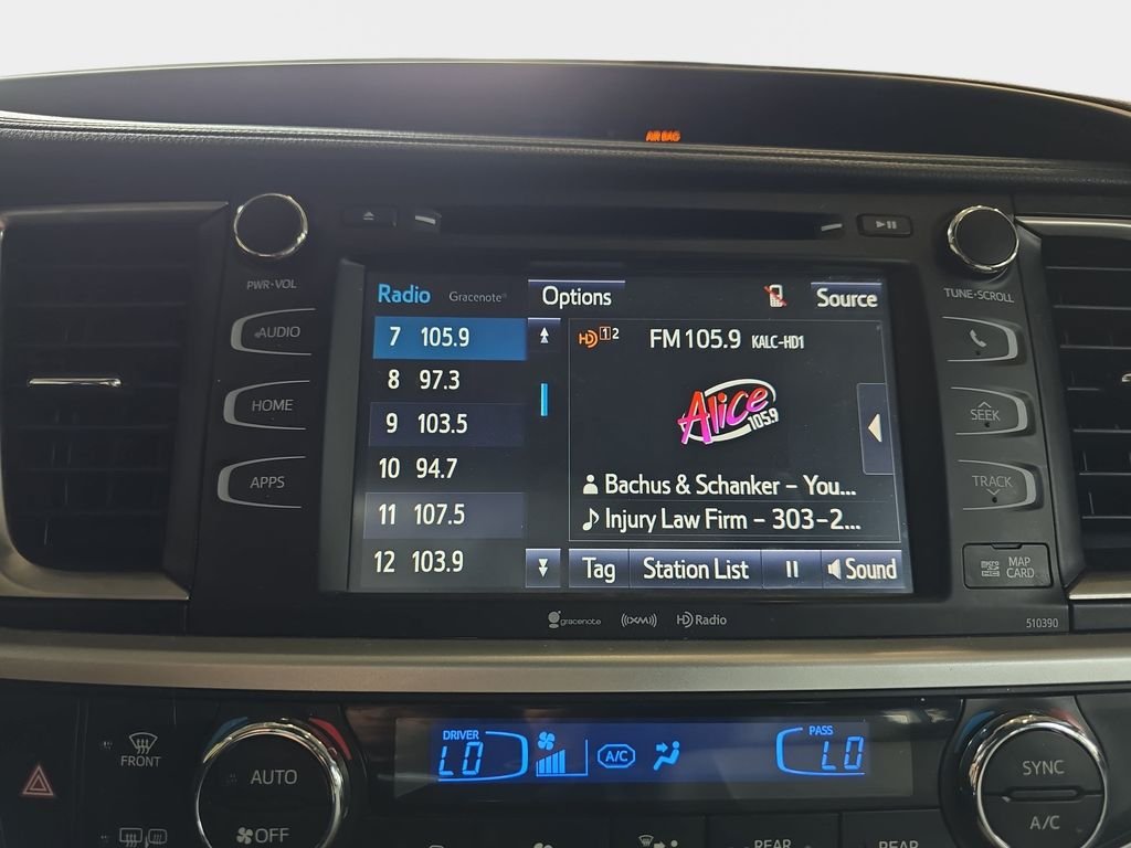 Used 2019 White Toyota XLE image 24