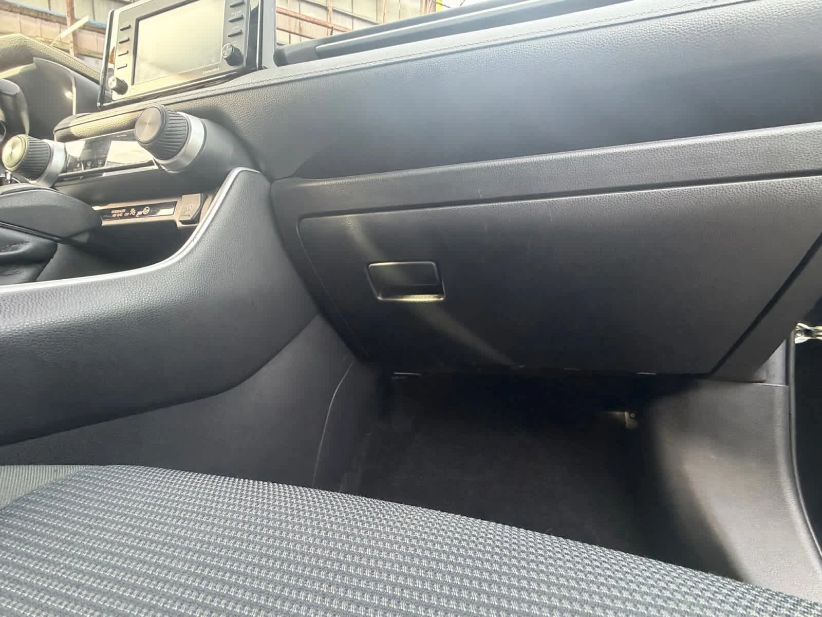 Used 2021 Midnight Black Metallic Toyota LE image 31