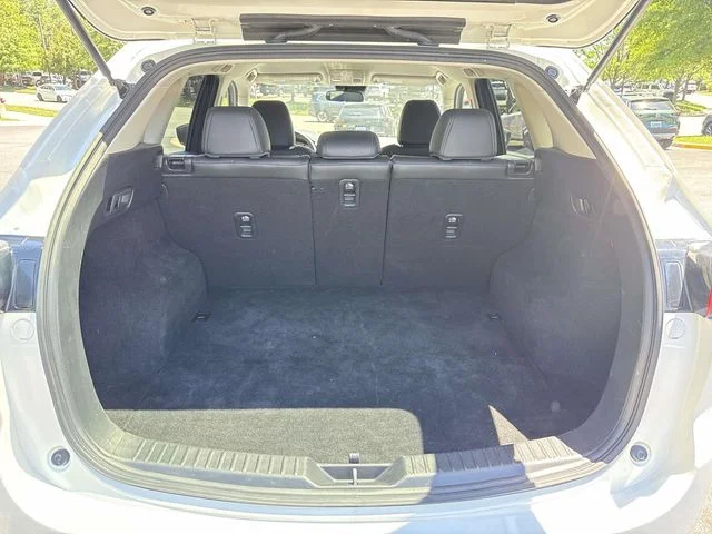 Used 2019 White Mazda Touring image 29