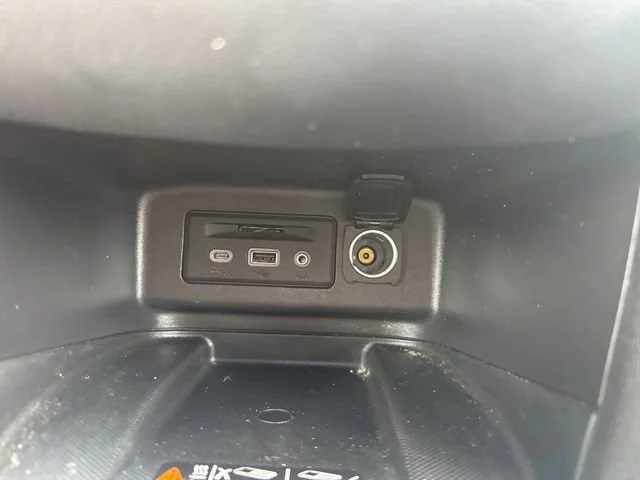 Used 2024 Summit White Chevrolet Premier image 21