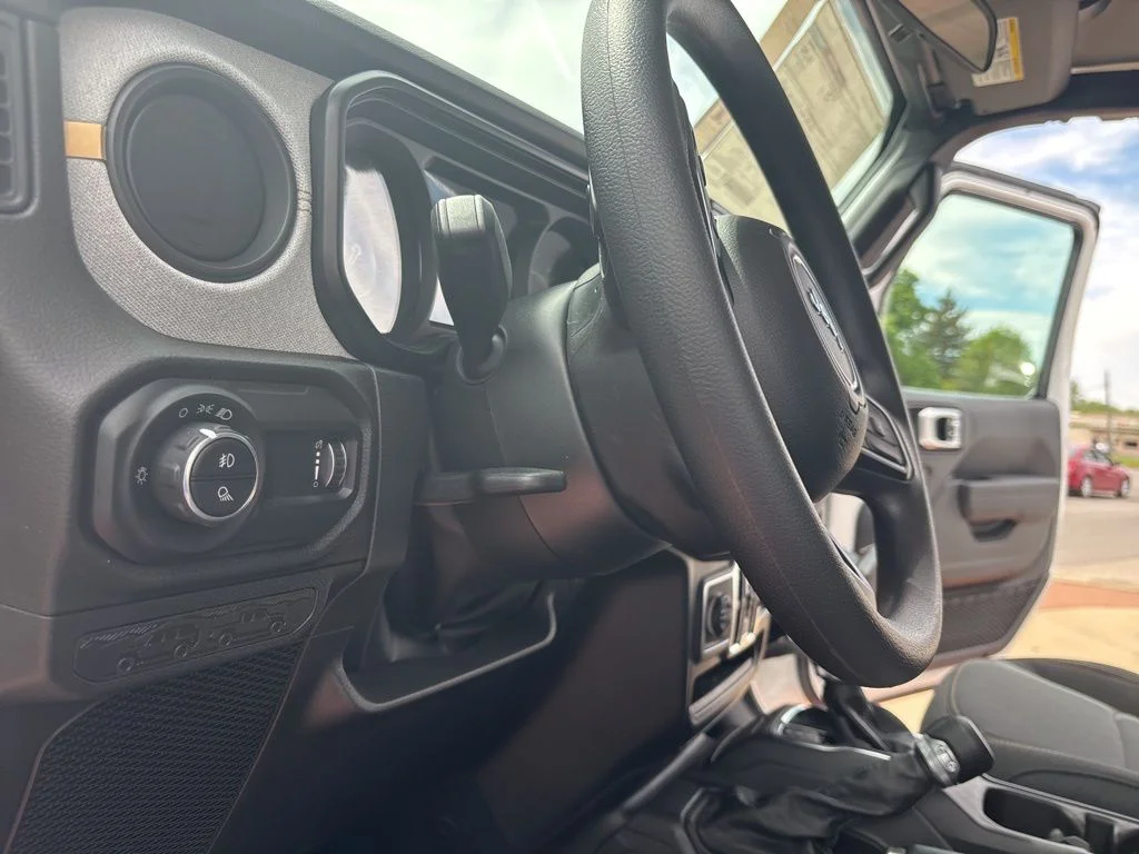 2025 Jeep Gladiator Nighthawk - Photo 23
