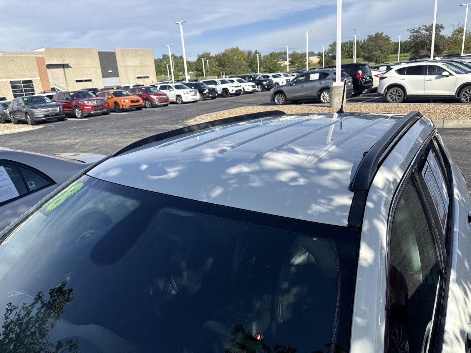 Used 2018 White Clearcoat Jeep Latitude image 7