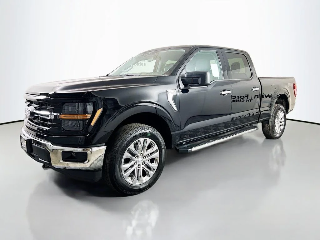 New 2026 Agate Black Metallic Ford XLT image 5