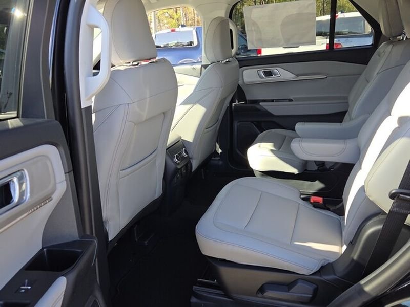 New 2026 Agate Black Metallic Ford Active image 7