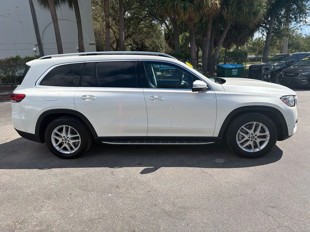 Used 2020 White Mercedes-Benz 4MATIC® image 6