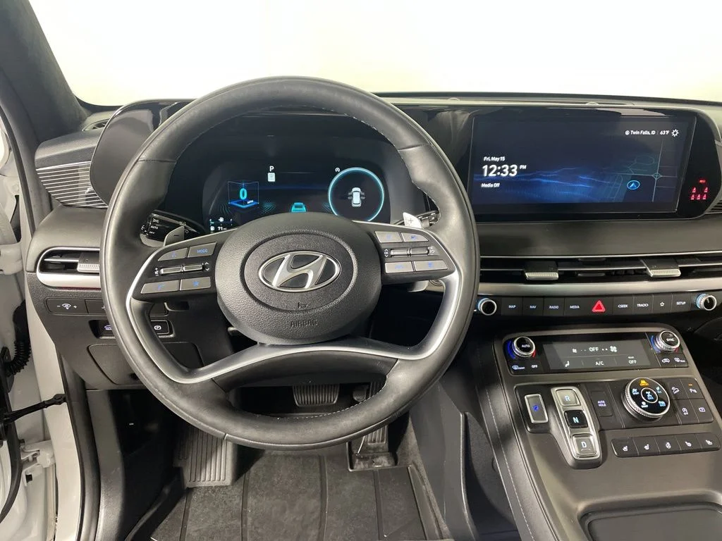Used 2025 White Hyundai Calligraphy Night Edition image 12