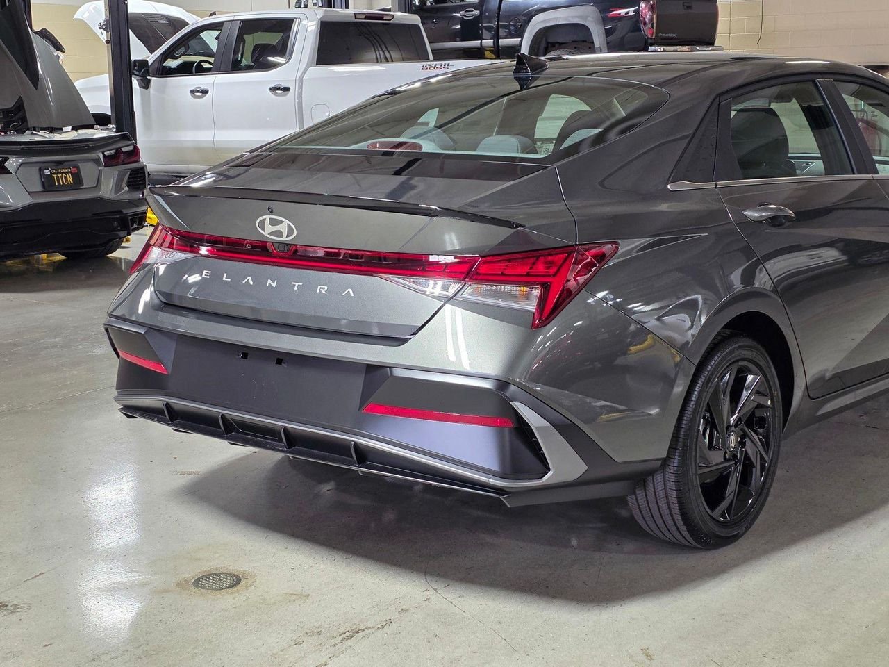 New 2026 Amazon Gray Hyundai SEL Sport image 11