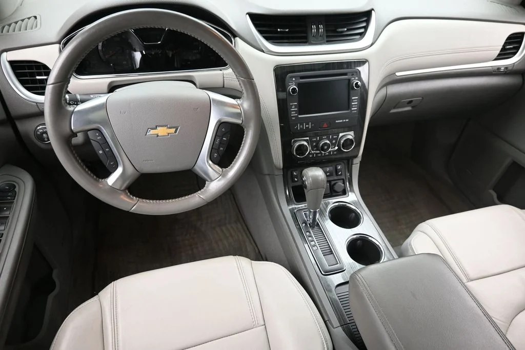 Used 2017 Silver Chevrolet 2LT image 17