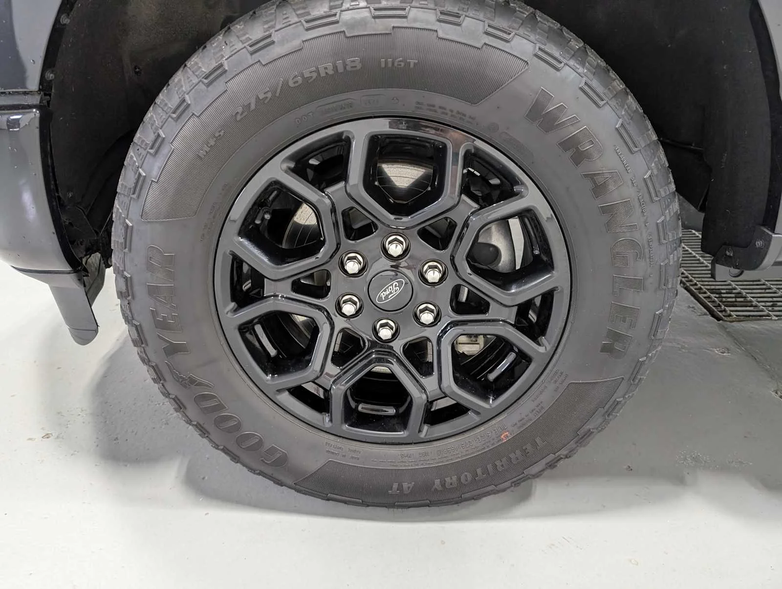 Used 2024 Agate Black Metallic Ford XLT image 3