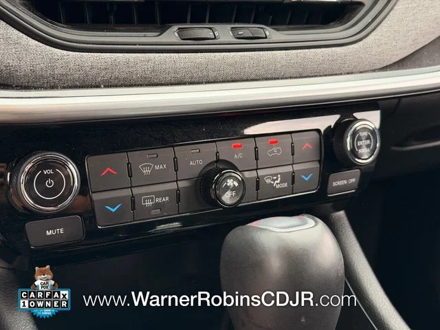 Used 2024 White Jeep Latitude image 23