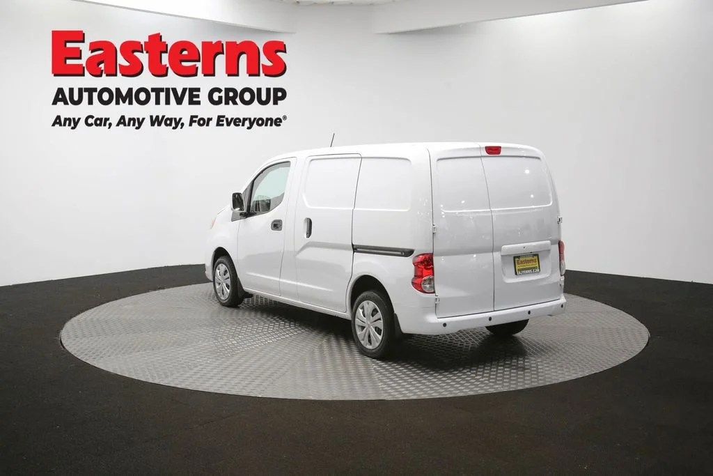Used 2021 White Nissan SV image 63