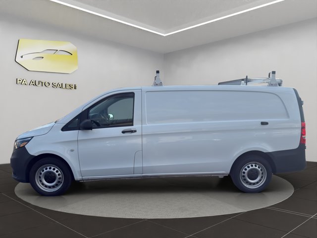 Used 2018 White Mercedes-Benz Worker image 4