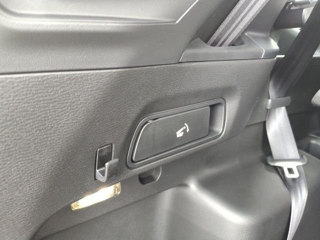 New 2025 White Mitsubishi Trail Edition image 36