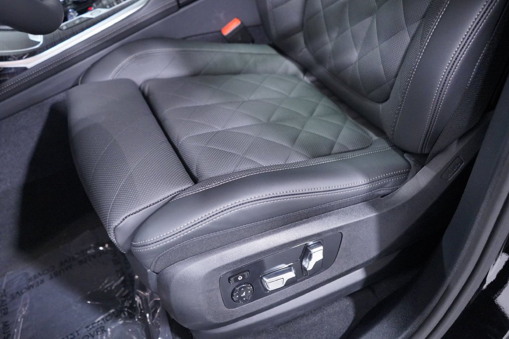 New 2027 Black Sapphire Metallic BMW xDrive40i image 8