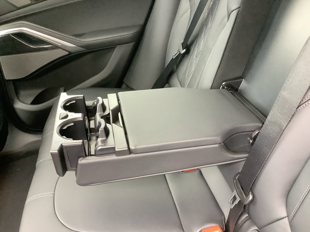 New 2027 Black Sapphire Metallic BMW xDrive40i image 32
