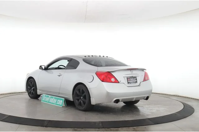 Used 2011 Silver Nissan 2.5 S image 8