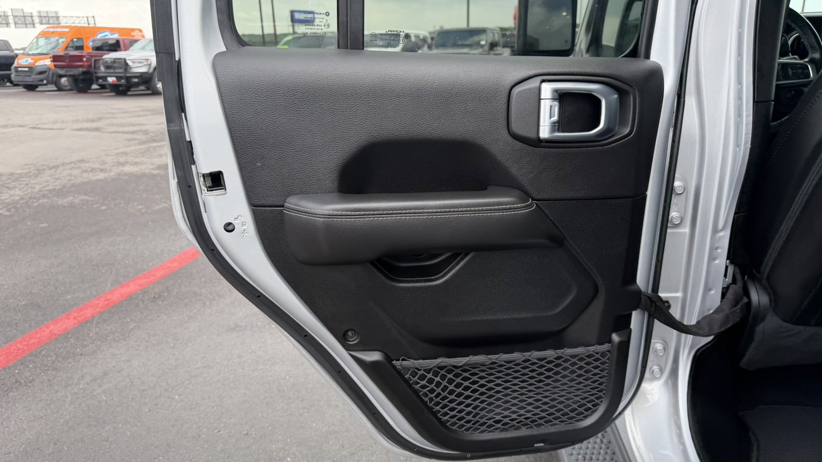 Certified Used 2023 Silver Zynith Clearcoat Jeep Sahara image 14