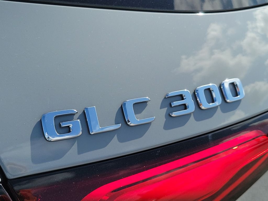 New 2027 MANUFAKTUR Alpine Grey Mercedes-Benz GLC 300 image 7