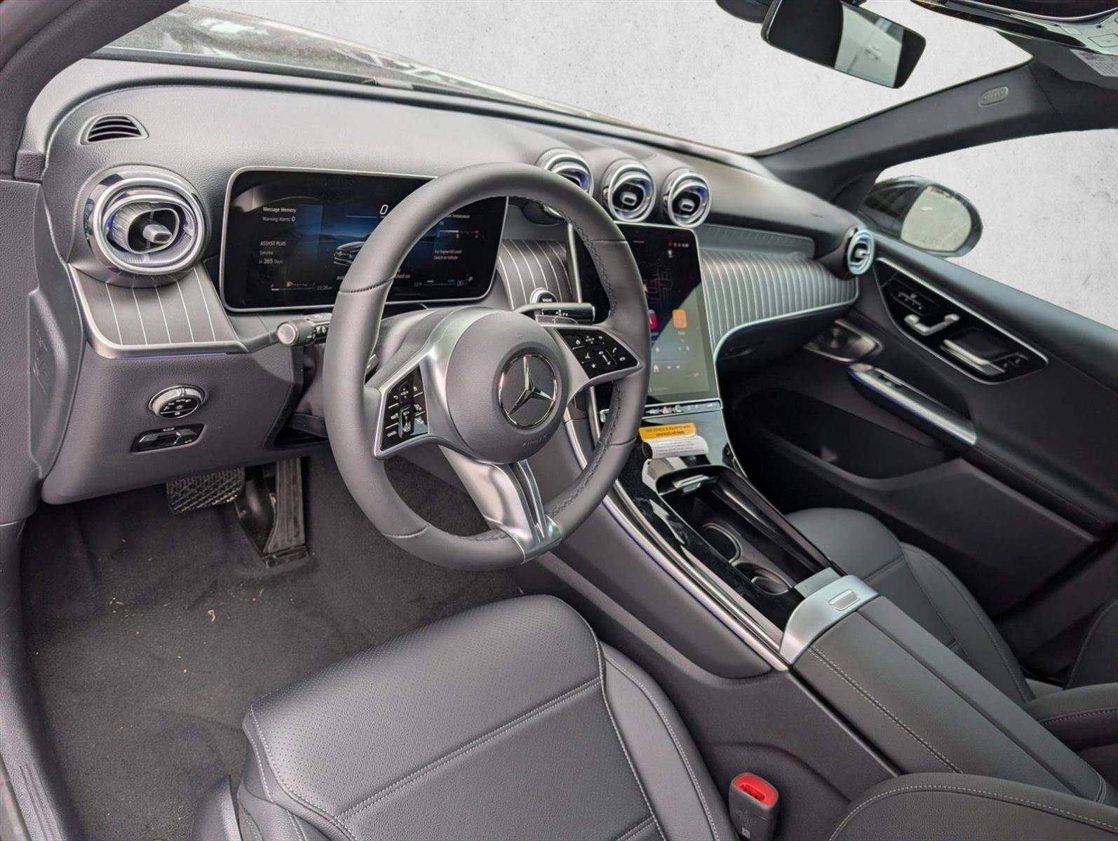 New 2026 Black Mercedes-Benz GLC300 image 3