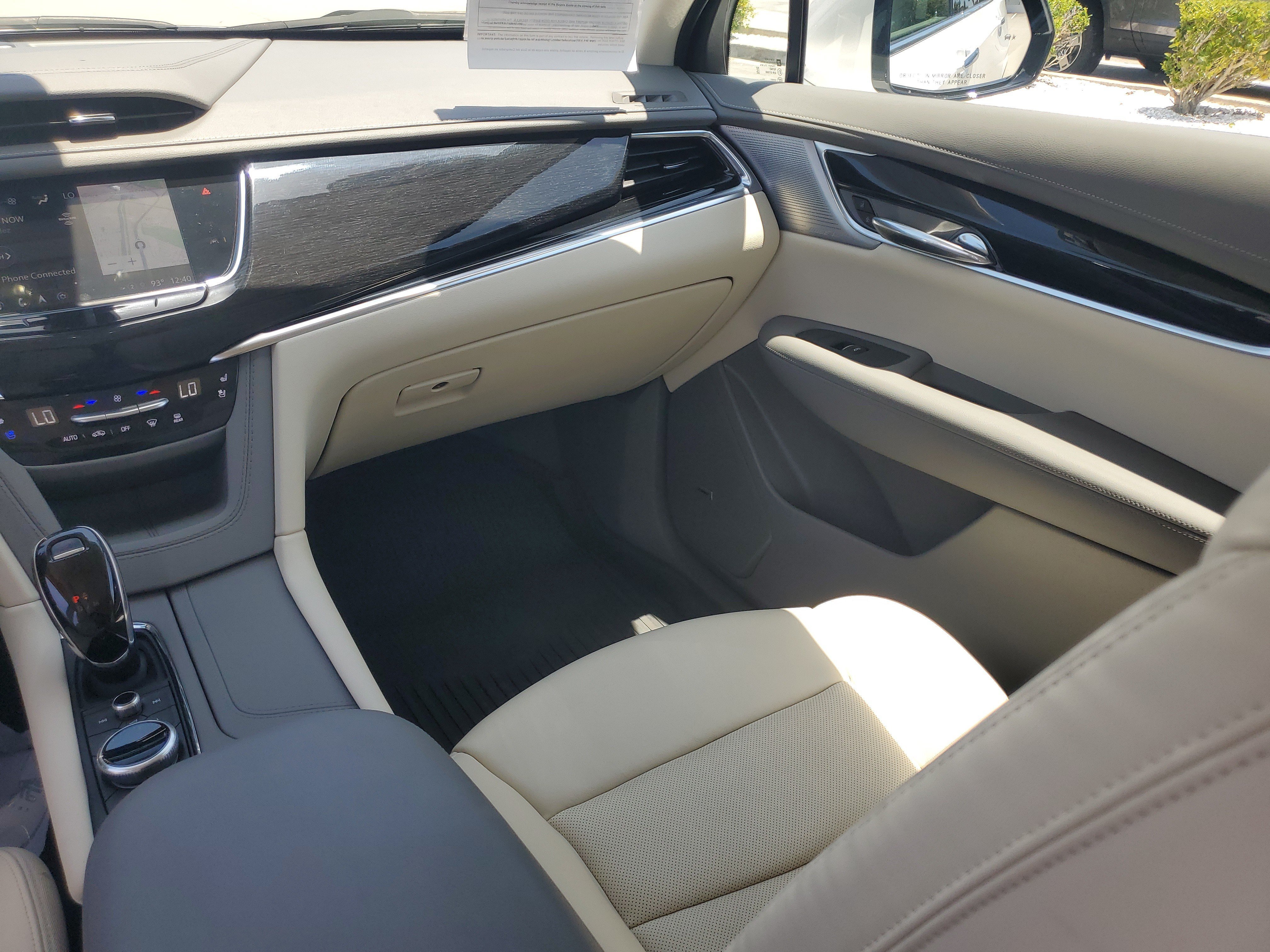 Used 2024 Crystal White Tricoat Cadillac FWD Premium Luxury image 21